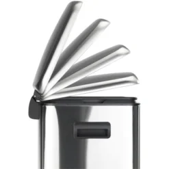 Wenko Tret-Mülleimer Primo Inkl. Mülltrennung 2 X 20 L Edelstahl 9 Wenko Tret-Mülleimer Primo Inkl. Mülltrennung 2 X 20 L Edelstahl -Wenko Astra Geschaft 459030 1068 54910100 de 04