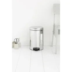 Brabantia Treteimer NewIcon 12 L Brilliant Steel 8 Brabantia Treteimer NewIcon 12 L Brilliant Steel -Wenko Astra Geschaft 840x5760px 6 NR2865 4162 1