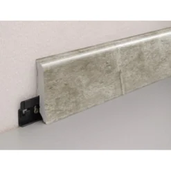 FN Neuhofer Sockelleiste K0210L Dichtl. PVC Betongrau 17x59x2.400 Mm -Wenko Astra Geschaft 9010115068063 4910 3