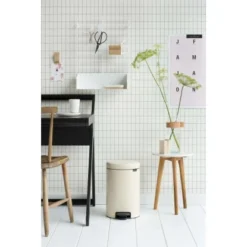 Brabantia Treteimer NewIcon 12 L Almond -Wenko Astra Geschaft antia 2560x3840px 6 NR7829
